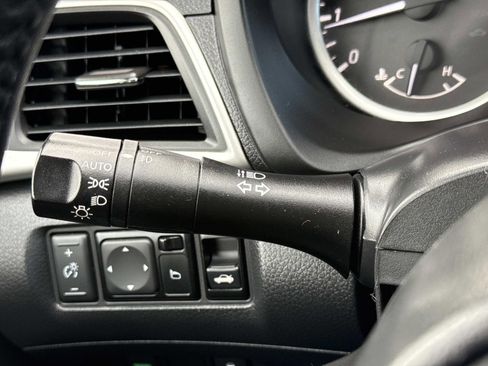 Used 2019 Nissan Sentra SL w/ Exterior Package image 16