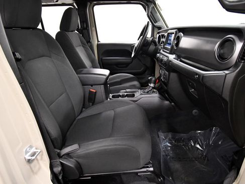 Used 2022 Jeep Gladiator Sport AWD/4WD image 18