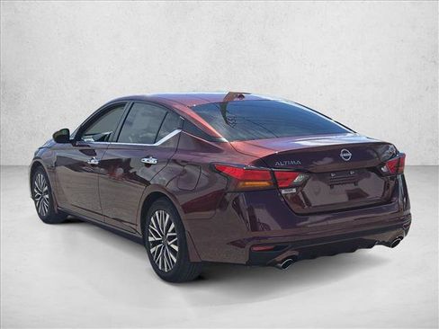 Used 2024 Nissan Altima 2.5 SV w/ SV Premium Package FWD image 7
