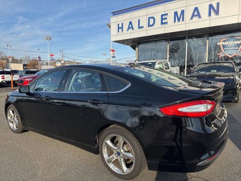 Used 2016 Ford Fusion SE w/ Equipment Group 201A image 7