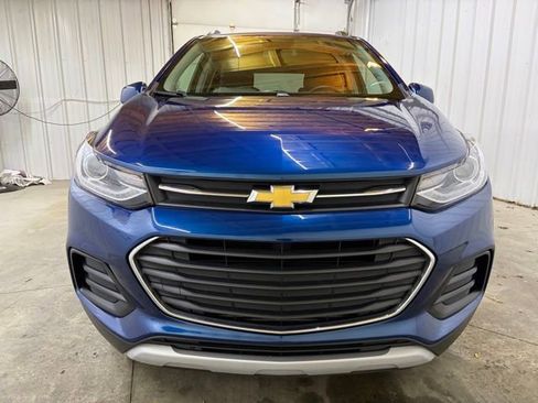 Used 2020 Chevrolet Trax LT w/ LPO, Protection Package AWD/4WD image 2