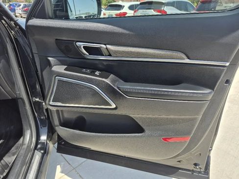 Used 2022 Kia Telluride SX w/ Towing Package AWD/4WD image 18