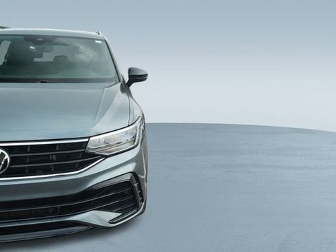 Used 2023 Volkswagen Tiguan SE R-Line image 37