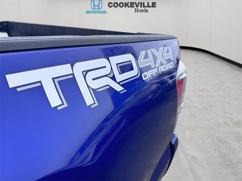Used 2022 Toyota Tacoma TRD Off-Road image 9