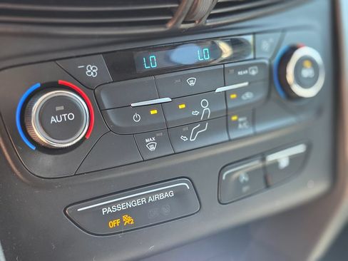 Used 2017 Ford Escape SE FWD image 41