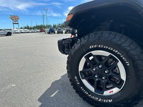 Used 2022 Jeep Wrangler Rubicon w/ Steel Bumper Group AWD/4WD image 32