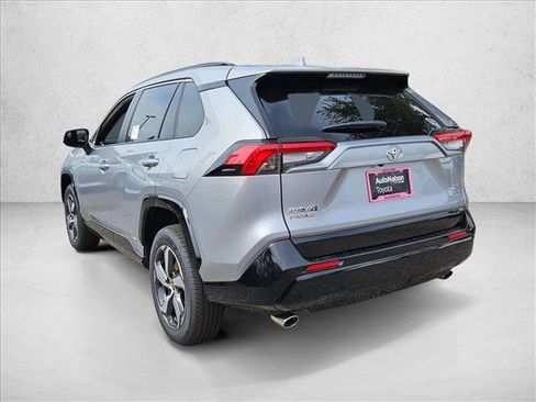 New 2025 Toyota RAV4 SE image 9