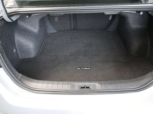 Used 2024 Nissan Altima 2.5 SV FWD image 18