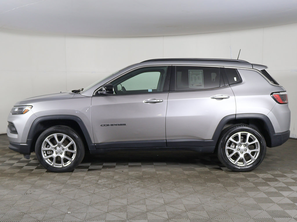 Used 2023 Jeep Compass Latitude AWD/4WD image 15
