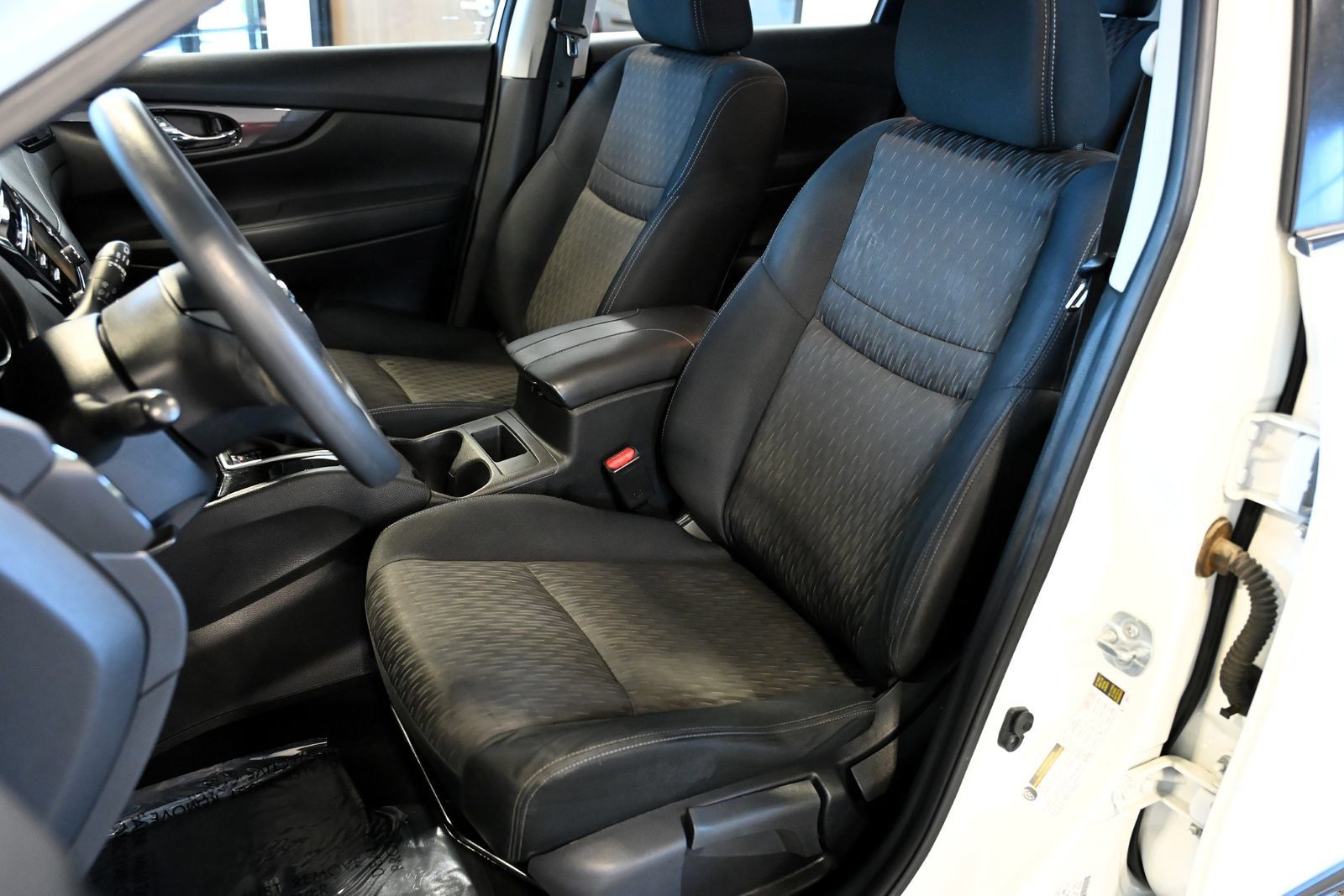 Used 2017 Nissan Rogue S FWD image 25