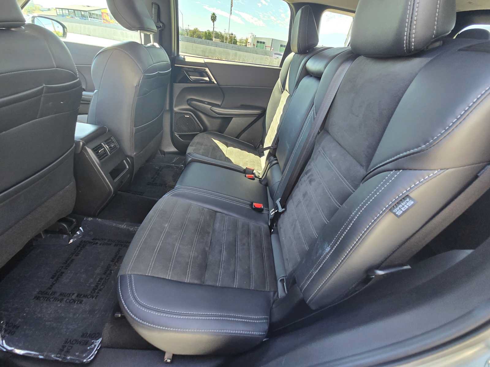 Used 2025 Mitsubishi Outlander SE AWD/4WD image 17