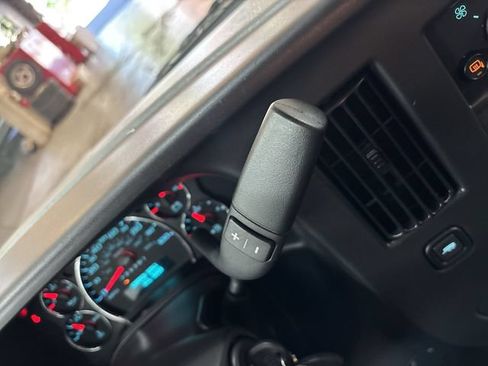 Used 2025 Chevrolet Express 3500 LT w/ LT Preferred Equipment Group RWD image 10