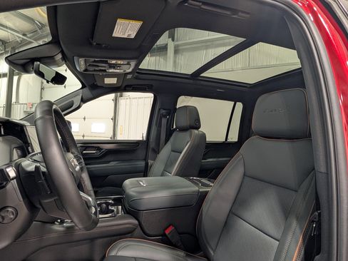 Used 2025 GMC Yukon XL AT4 w/ AT4 Premium Package image 18