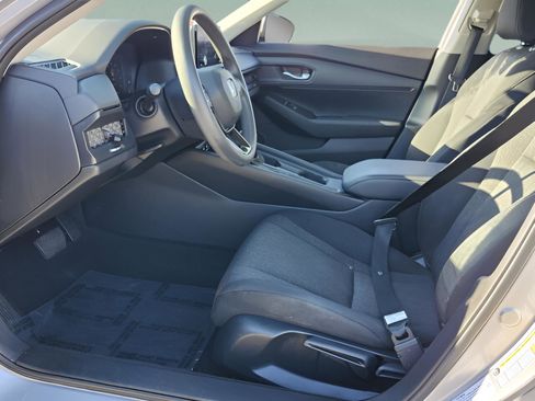 Certified 2023 Honda Accord LX image 9