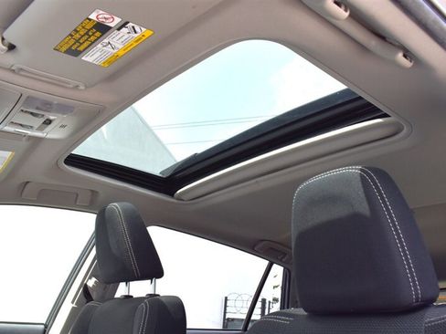 Used 2018 Toyota RAV4 XLE AWD/4WD image 13