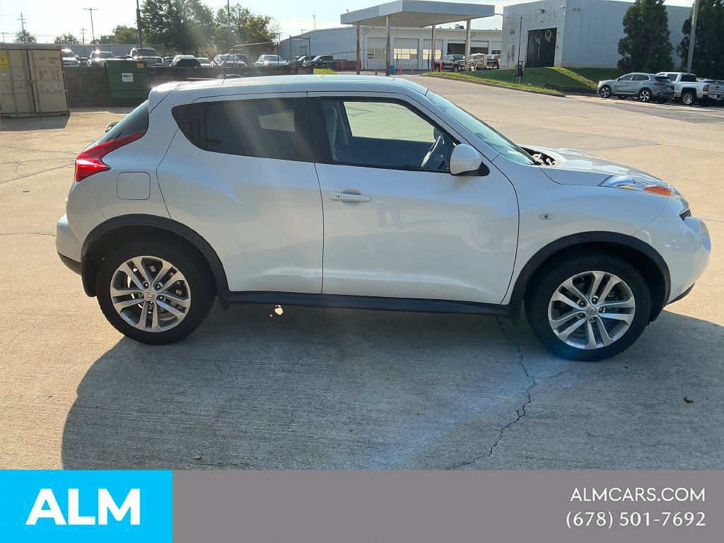 Used 2013 Nissan Juke SV FWD image 4