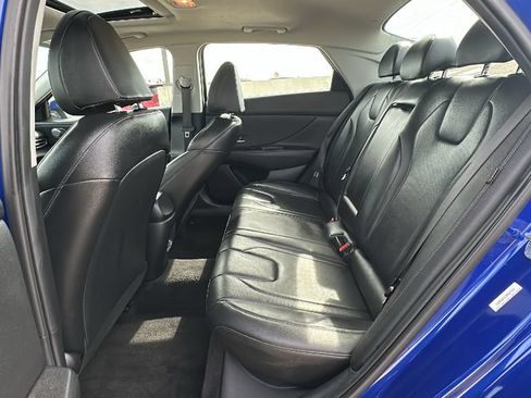 Used 2025 Hyundai Elantra Limited FWD image 33