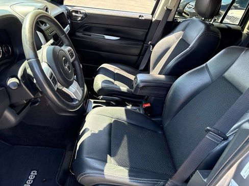 Used 2016 Jeep Compass Latitude AWD/4WD image 9