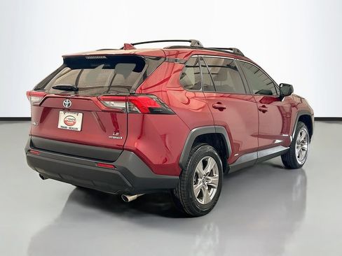 Used 2023 Toyota RAV4 LE AWD/4WD image 4