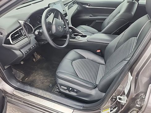 Used 2024 Toyota Camry SE image 9