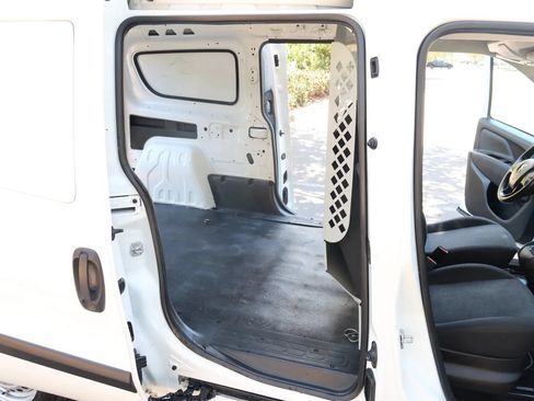 Used 2016 RAM ProMaster City Tradesman FWD image 17