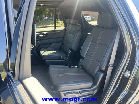 Used 2025 Chevrolet Tahoe High Country AWD/4WD image 21