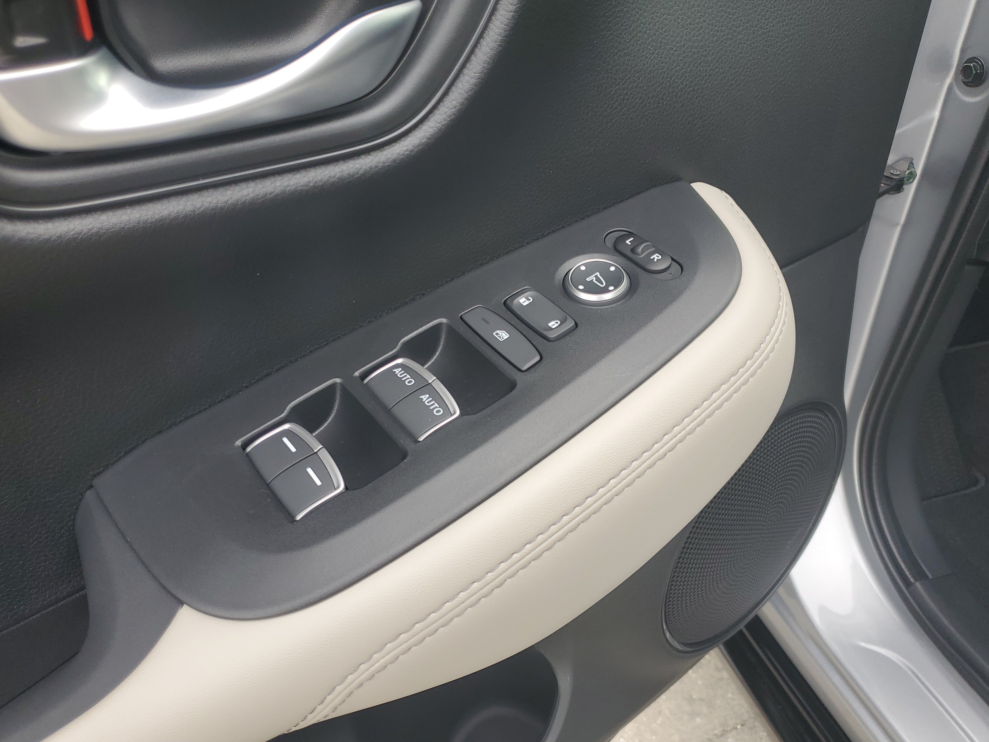 Used 2026 Honda HR-V EX-L image 23