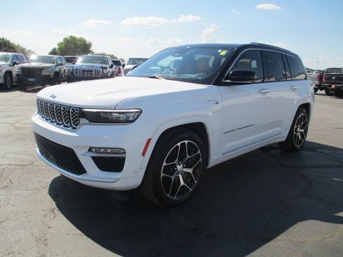 Used 2023 Jeep Grand Cherokee Summit image 10