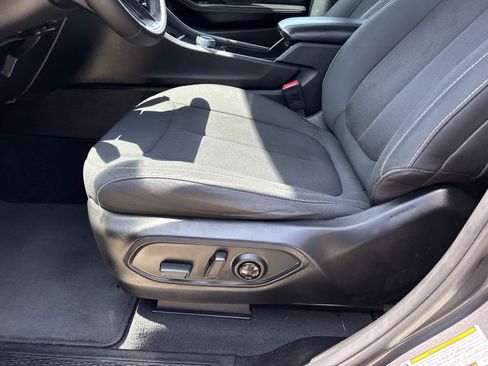 Used 2024 Jeep Grand Cherokee Laredo RWD image 16