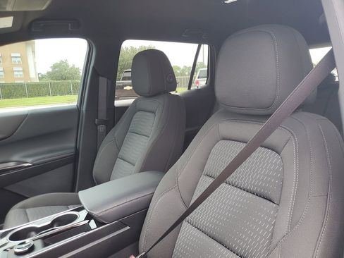New 2026 Chevrolet Equinox LT w/ Midnight Edition FWD image 11