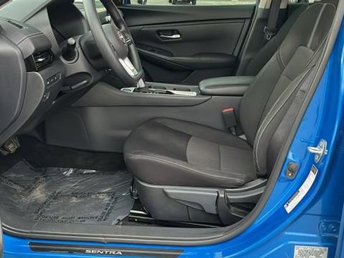 Used 2025 Nissan Sentra SV image 17