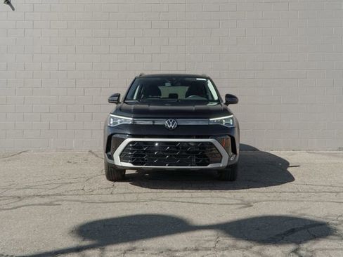 Used 2025 Volkswagen Taos SEL w/ Black Wheel Plus Package image 10