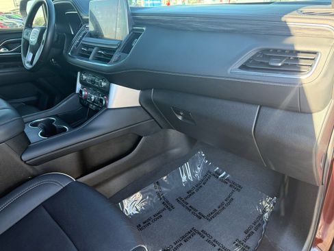 Used 2023 GMC Yukon XL SLT image 31