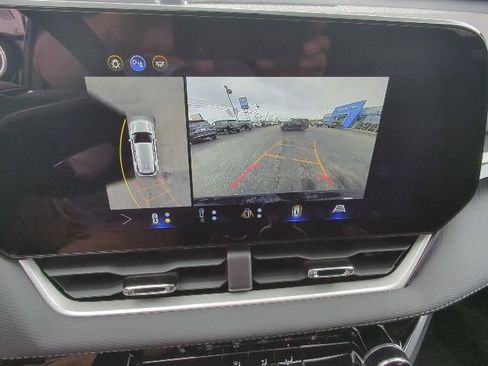 New 2026 Chevrolet Equinox LT w/ Safety and Technology Package FWD image 19