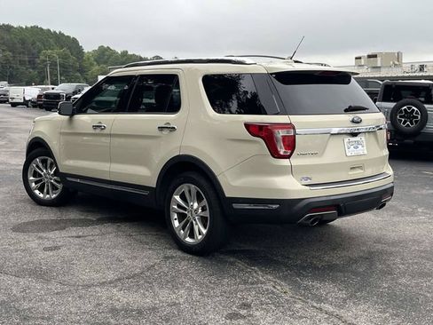 Certified 2018 Ford Explorer Limited w/ Equipment Group 301A FWD image 6