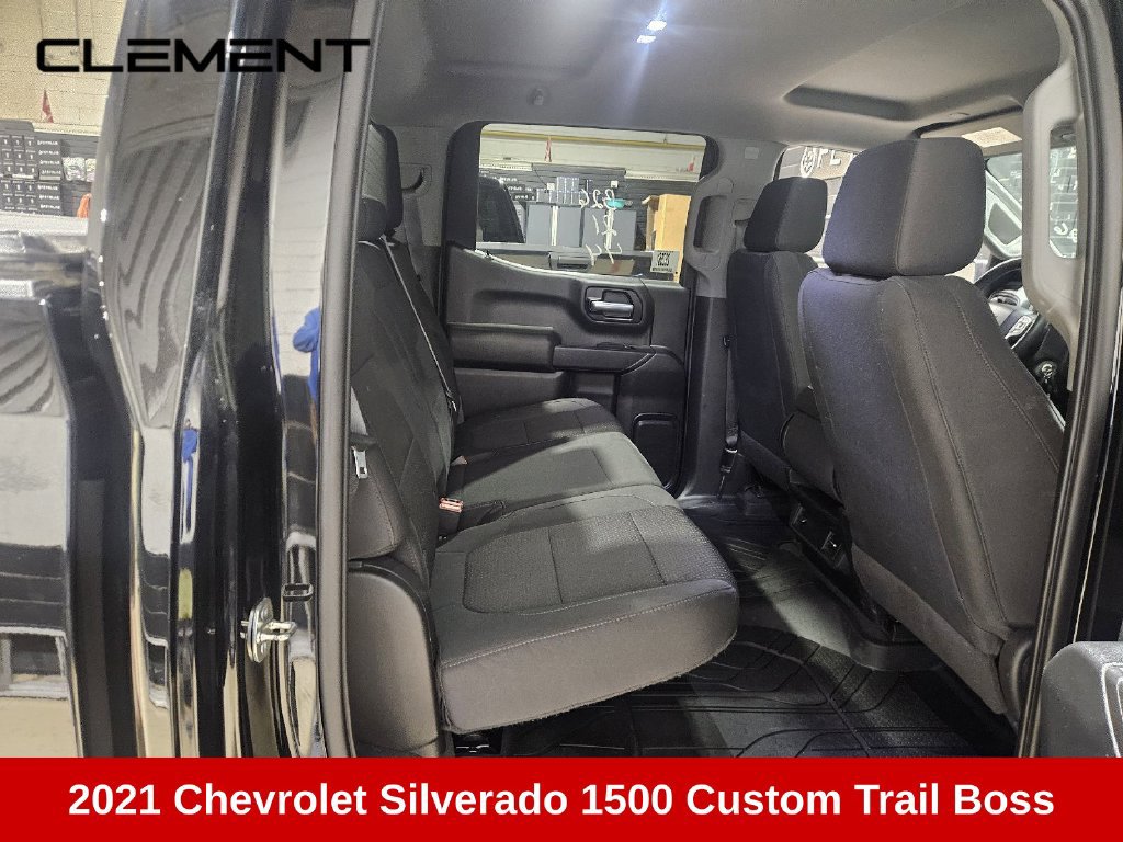 Used 2021 Chevrolet Silverado 1500 Custom Trail Boss w/ Midnight Edition AWD/4WD image 4