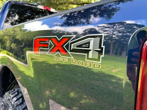 Used 2022 Ford F250 Lariat w/ Lariat Ultimate Package AWD/4WD image 56