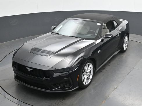 Used 2025 Ford Mustang GT Premium RWD image 34