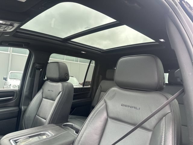 Used 2024 GMC Yukon XL Denali AWD/4WD image 23