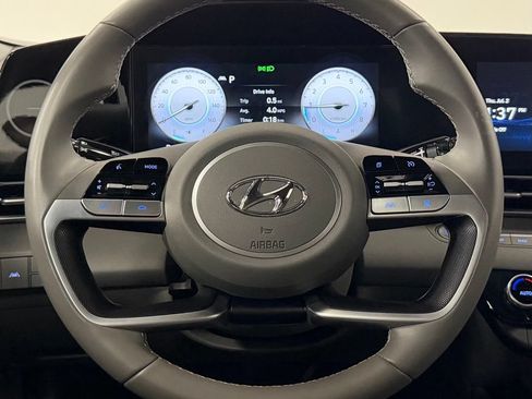 Certified 2023 Hyundai Elantra SEL w/ Convenience Package FWD image 16