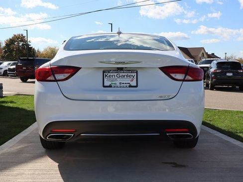 Used 2017 Chrysler 200 Limited Platinum w/ Comfort & Convenience Group image 30