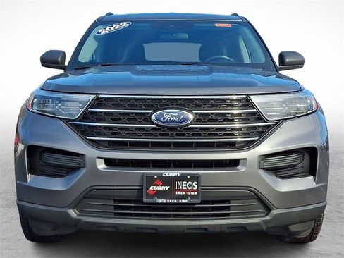Used 2022 Ford Explorer XLT image 2