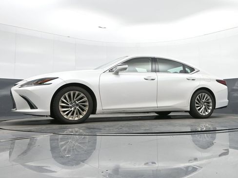 Used 2021 Lexus ES 350 Ultra Luxury w/ Accessory Package 2 image 40