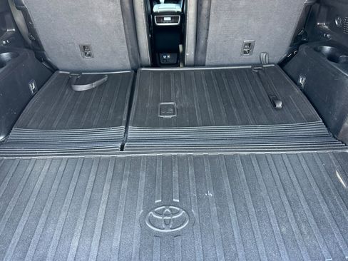 Used 2015 Toyota Highlander Limited AWD/4WD image 16