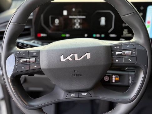 Used 2026 Kia EV9 Land w/ Nightfall Edition Package AWD/4WD image 8