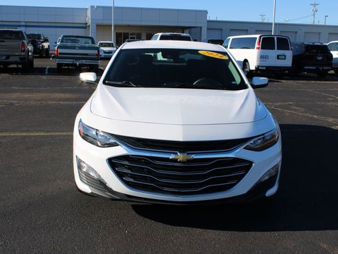 Used 2024 Chevrolet Malibu LT image 3