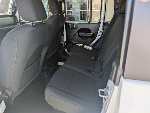 Used 2021 Jeep Gladiator Sport AWD/4WD image 23
