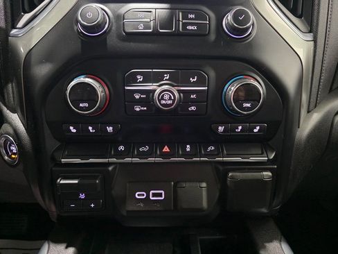 Used 2019 Chevrolet Silverado 1500 LTZ image 37