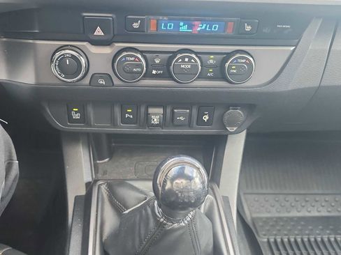 Used 2020 Toyota Tacoma TRD Off-Road AWD/4WD image 20