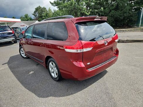 Used 2011 Toyota Sienna LE FWD image 5